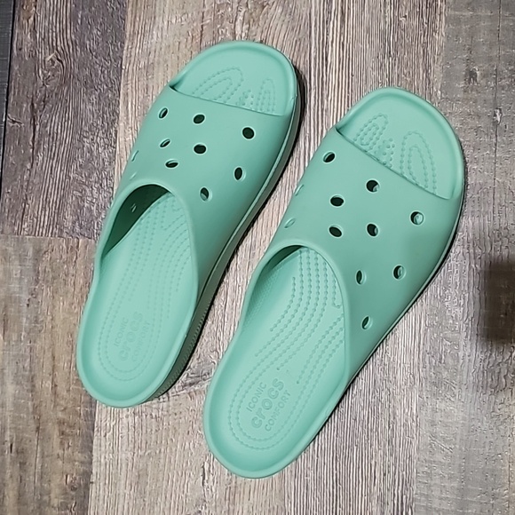 Crocs Classic Slide Patform Sandals - Picture 3 of 11